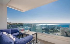 2 Bedroom Cozy Apartment In Makarska
